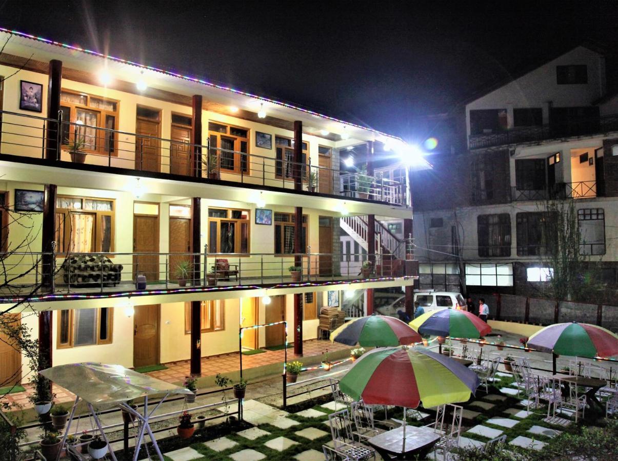 מנאלי Hotel Chetna מראה חיצוני תמונה