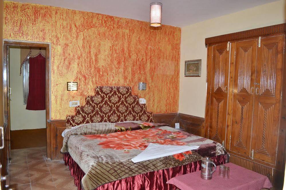 מנאלי Hotel Chetna מראה חיצוני תמונה