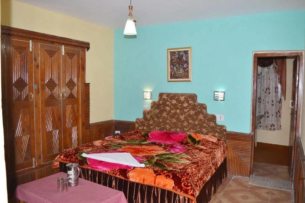 מנאלי Hotel Chetna מראה חיצוני תמונה